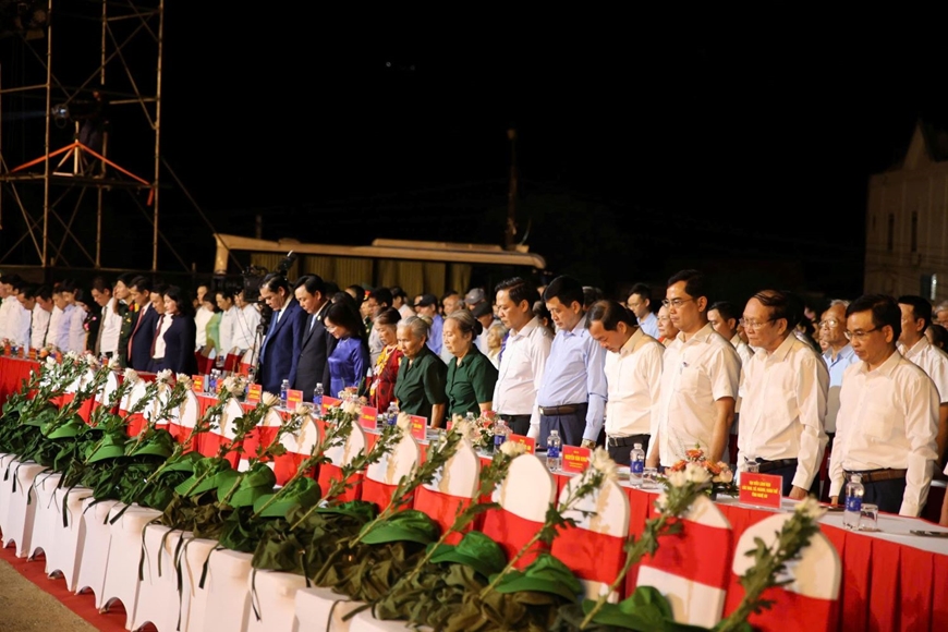 Gallery - 	Nghệ An kỷ niệm ngày hy sinh của các liệt sĩ thanh niên xung phong